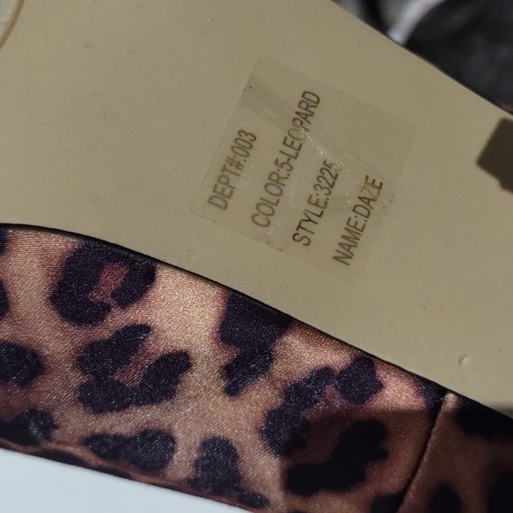 BAKERS beautiful heels☘️☘️🌼 animal print - Picture 13 of 14